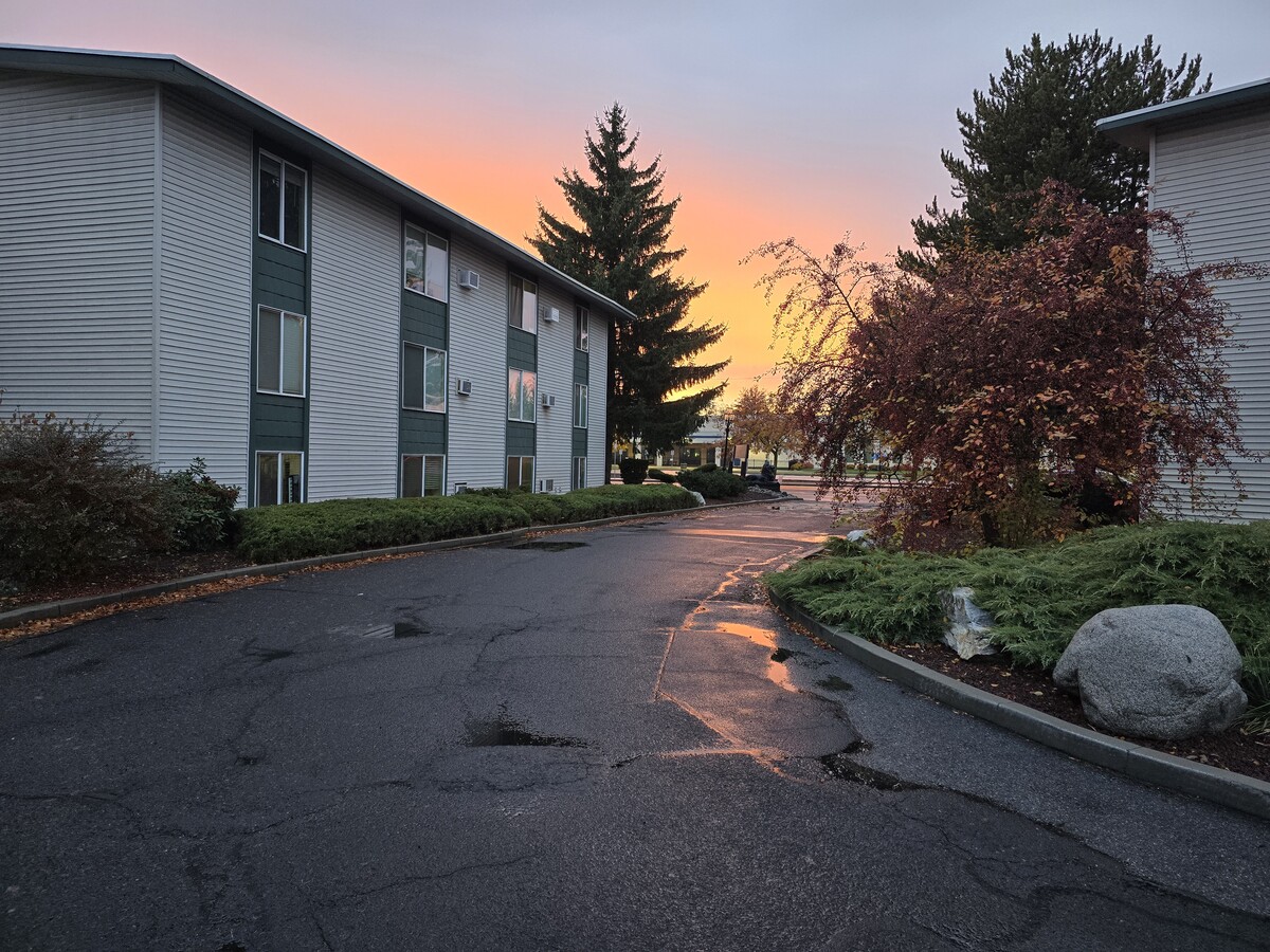 Lyons Crest street view with monument sign